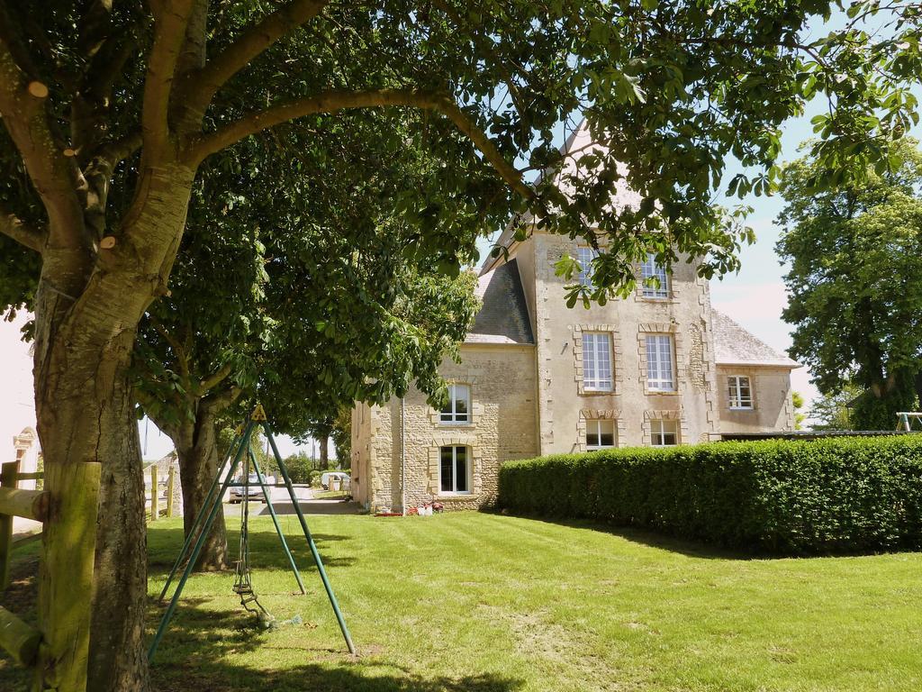 Chateau Turgot Gites Bons-Tassily Habitación foto